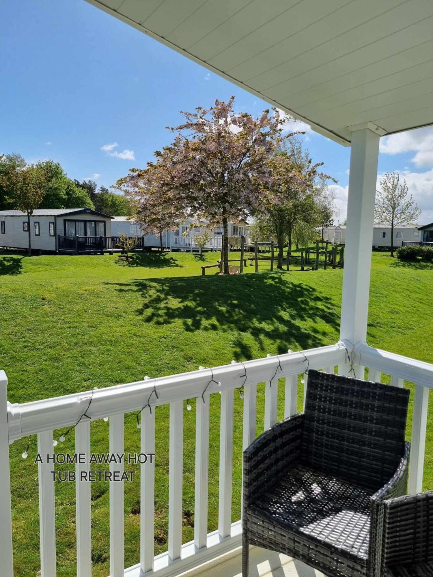 Resort A Away Hot Tub Retreat At Lakes Country Park *