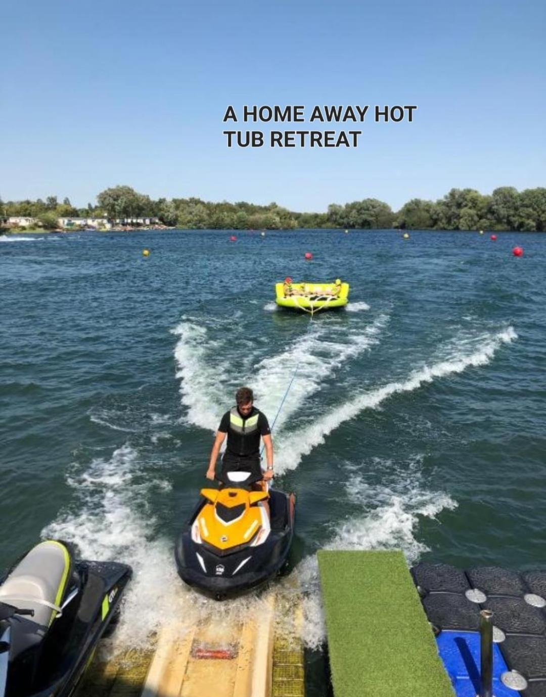 A Away Hot Tub Retreat At Lakes Country Park Tattershall