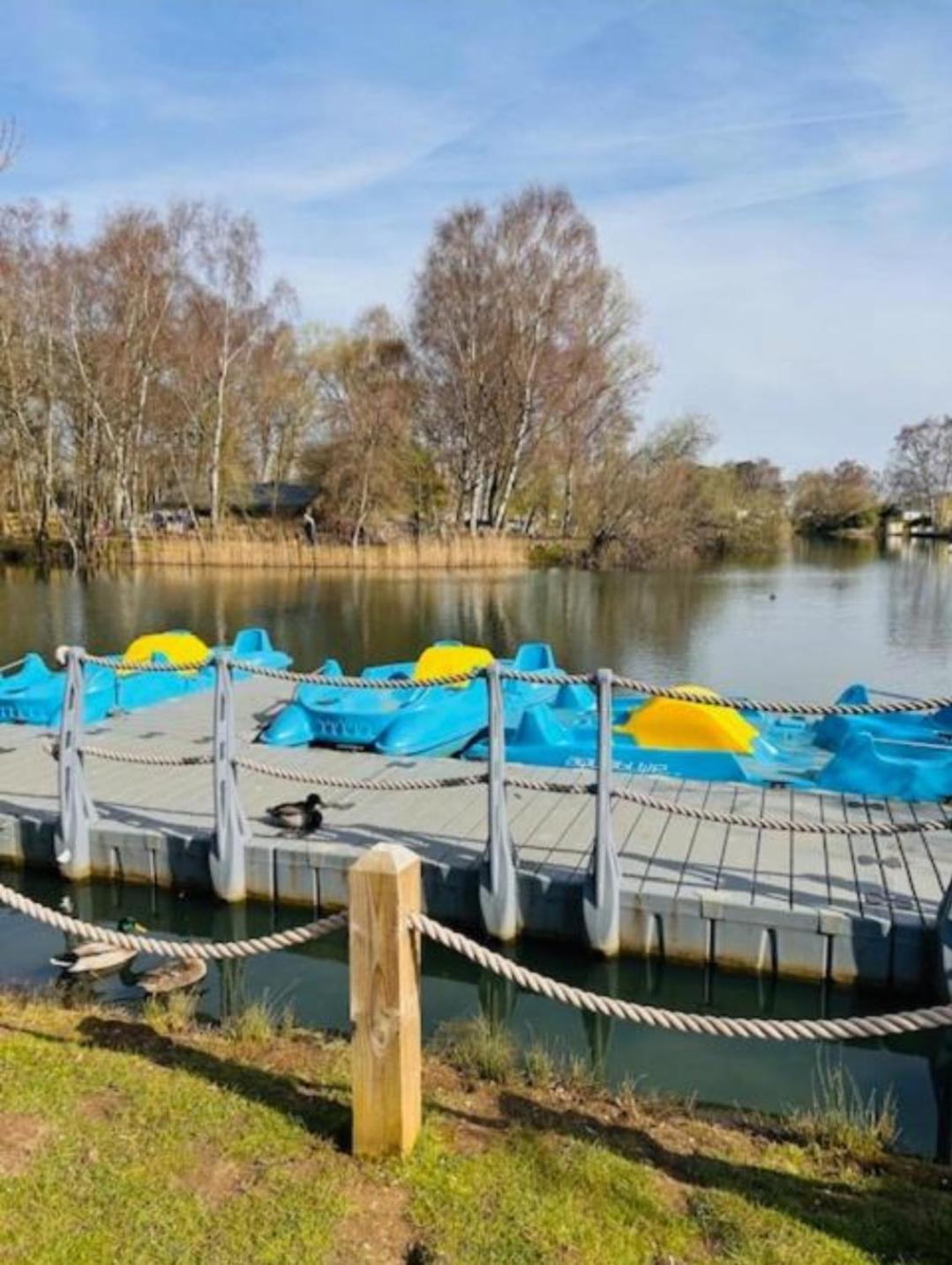 A Away Hot Tub Retreat At Lakes Country Park Tattershall